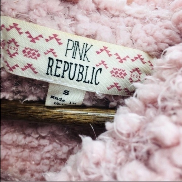 4/$45 PINK REPUBLIC Pink Long Sleeve Cowl Turtleneck Fuzzy Sweater size Small - Picture 4 of 6